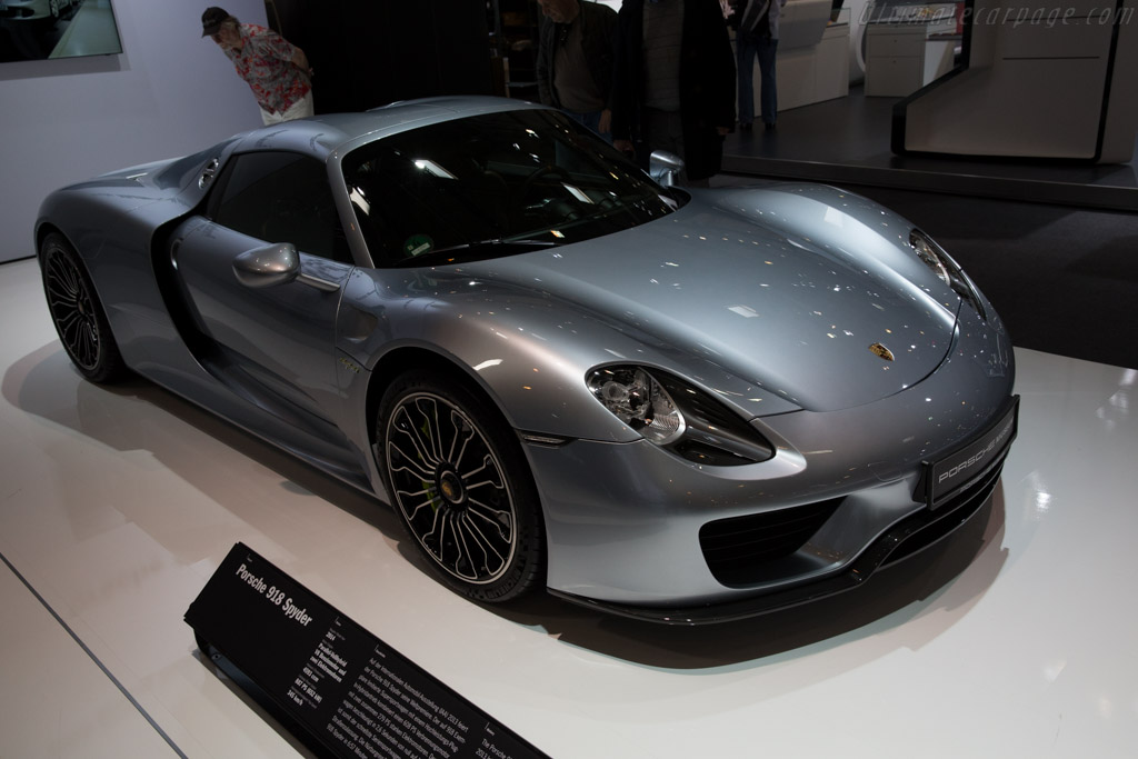Porsche 918 Spyder - Chassis: WP0ZZZ91ZFS800923 - Entrant: Porsche - 2015 Techno Classica
