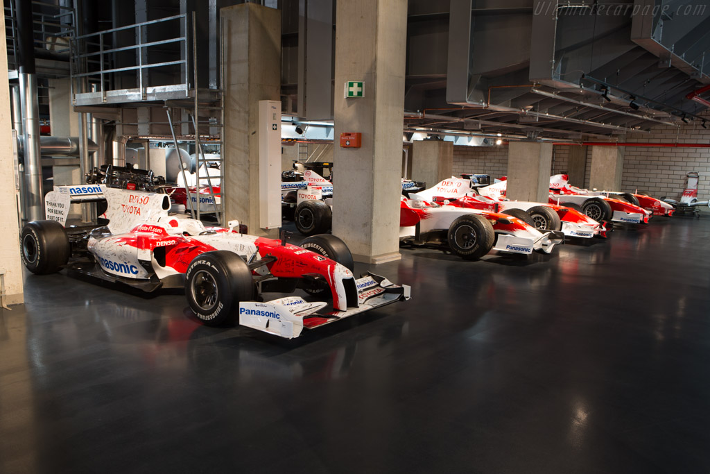 Toyota TF109 - Chassis: TF109-06  - Toyota Motorsport visit