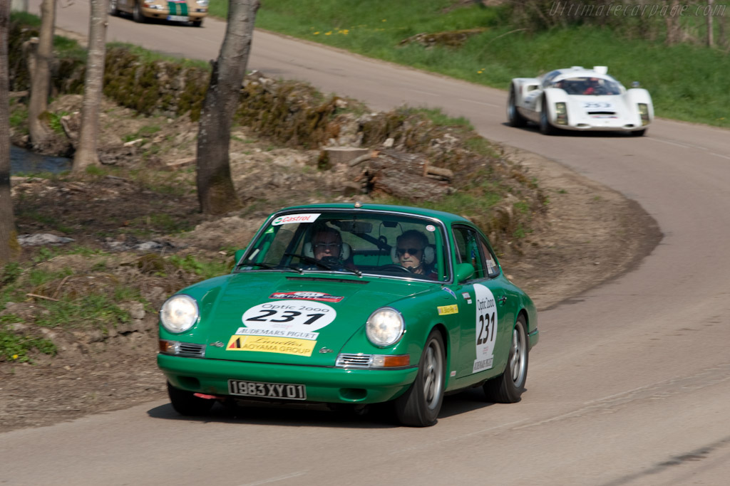 Porsche 911   - 2010 Tour Auto
