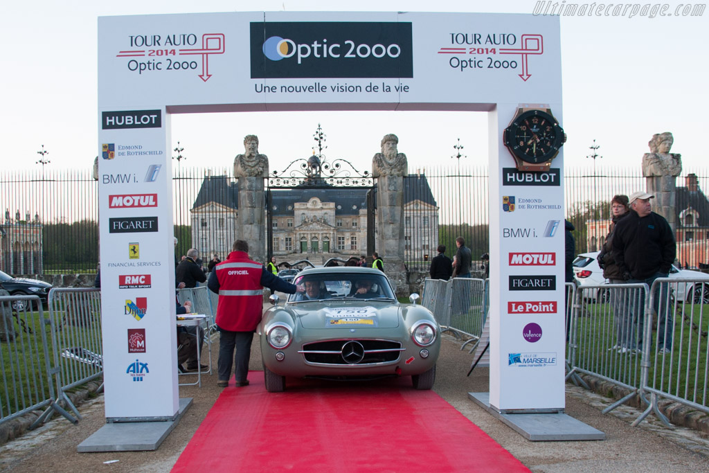 Mercedes-Benz 300 SL - Chassis: 198.040.5500449 - Driver: Bernardo Hartogs / Paul Chase-Gardener - 2014 Tour Auto