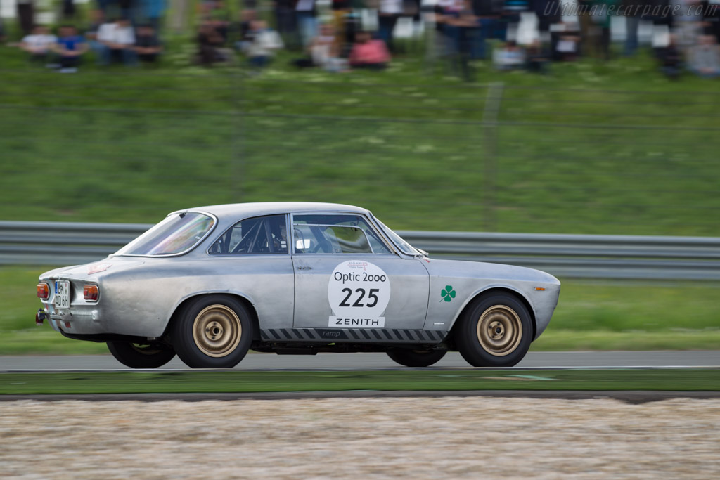 Alfa Romeo Giulia GTA - Chassis: AR613329 - Driver: Daniela Ellerbrock / Jackie Rohwer - 2015 Tour Auto