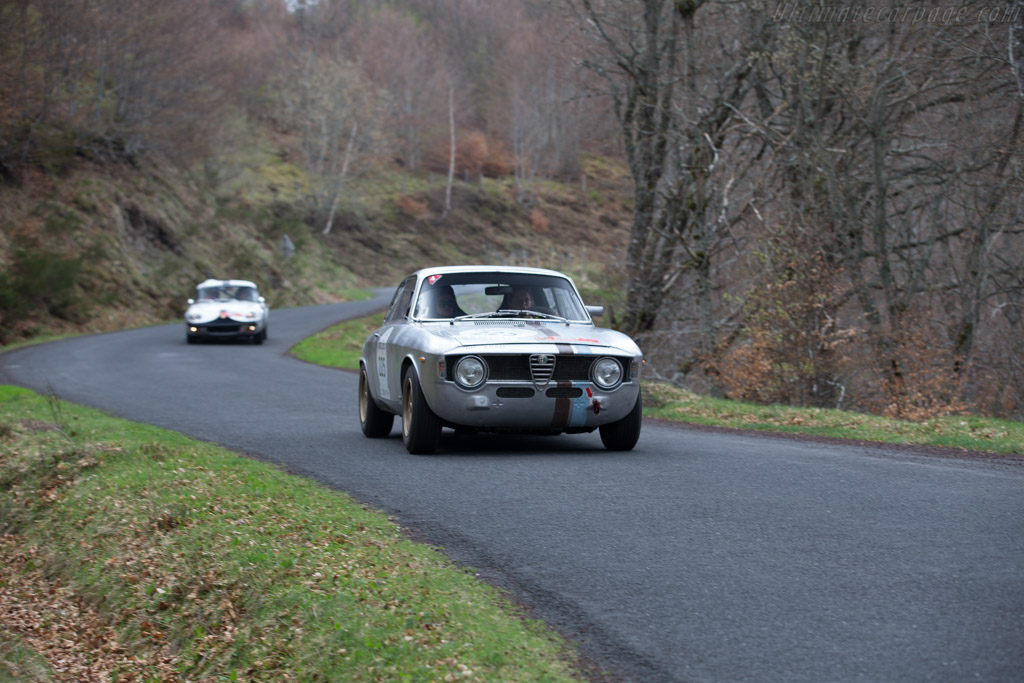 Alfa Romeo Giulia GTA - Chassis: AR613329 - Driver: Daniela Ellerbrock / Jackie Rohwer - 2015 Tour Auto