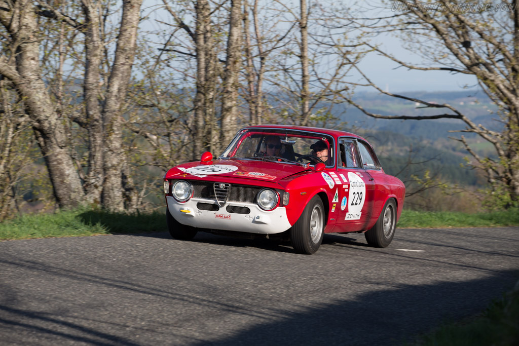 Alfa Romeo Giulia GTA - Chassis: AR613412 - Driver: Georges Verquin / Guillaume Neurisse - 2015 Tour Auto