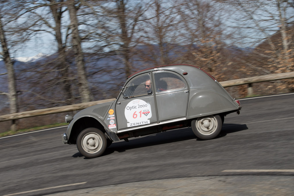 Citroën 2CV  - Driver: Augustin Sabathin-Garat / Kevin Wood - 2015 Tour Auto