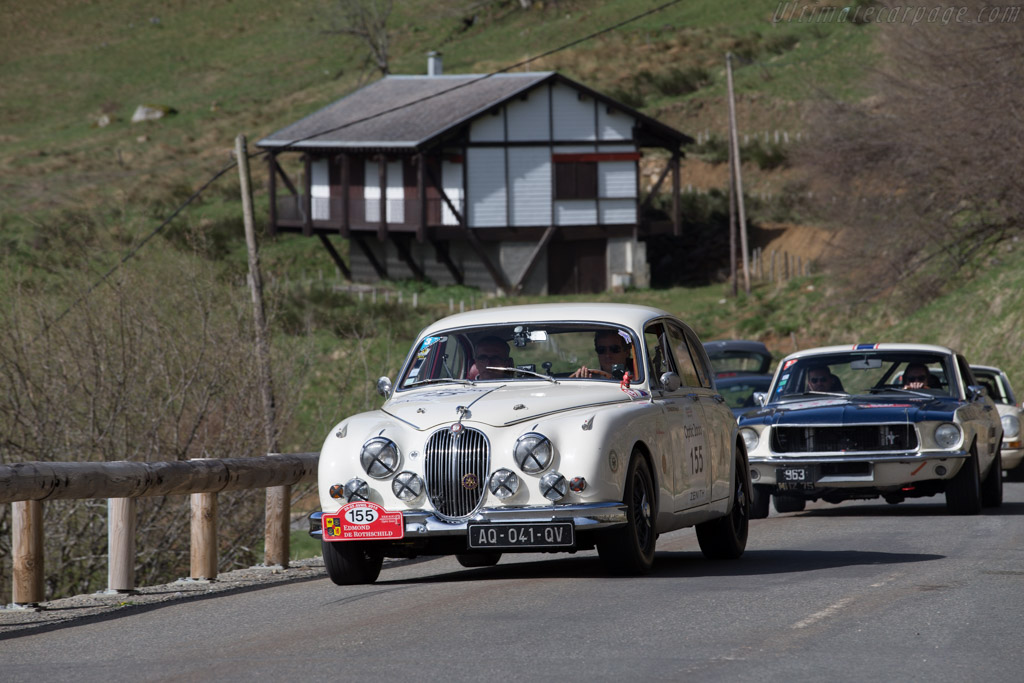 Jaguar MkII - Chassis: 993108 - Driver: Pierre Le Gloahec-Henaff / Alexandre Brasseur - 2015 Tour Auto