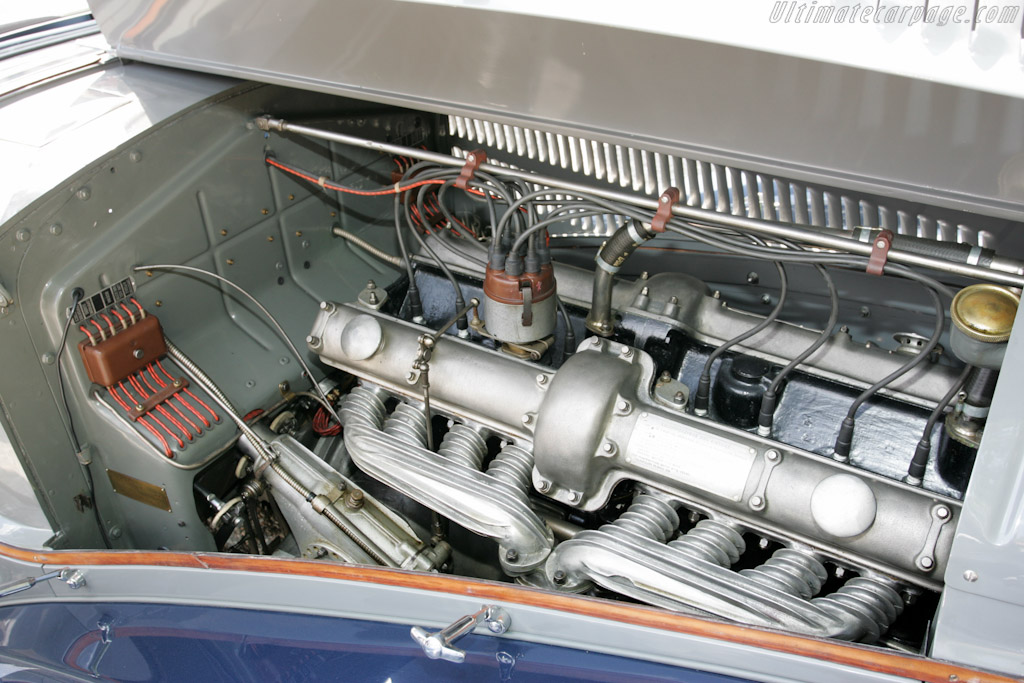 Alfa Romeo 8C 2300 Pinin Farina Cabriolet - Chassis: 2211075  - 2011 Concorso d'Eleganza Villa d'Este