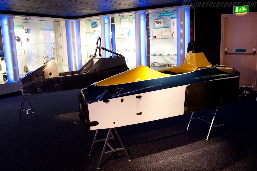 Aluminium and Carbon Composite tubs   - Four Decades of Williams in Formula 1