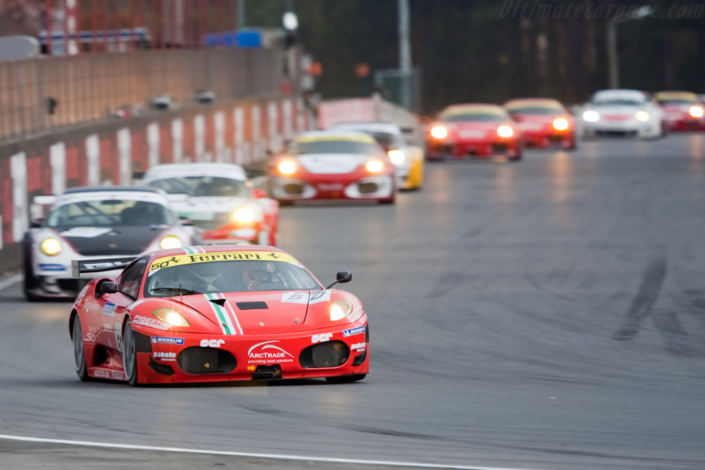 GT2 leaders - Chassis: 2404  - 2009 FIA GT Zolder