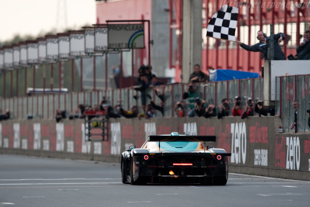The finish - Chassis: 002  - 2009 FIA GT Zolder