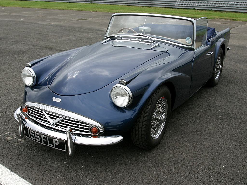 The History of the Iconic Daimler Dart Sports Car