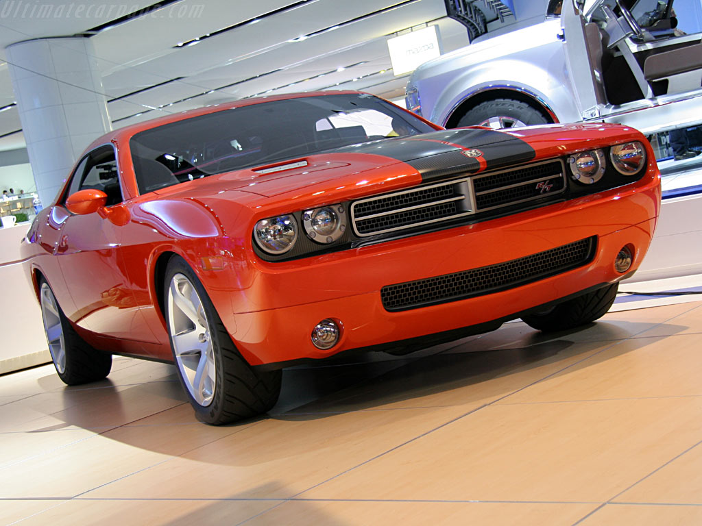 Додж сколько лошадей. Dodge Challenger 2006. Dodge Challenger Concept 2006. Додж Челленджер 2006. Dodge Challenger 2006 года.