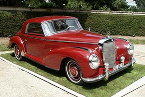 Click here to open the Mercedes-Benz 300 S Coupe gallery