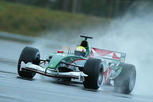 Click here to open the Jaguar R5 gallery