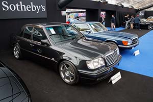 Click here to open the Mercedes-Benz E 500 gallery
