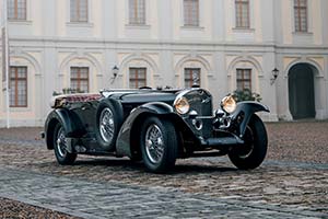 Click here to open the Mercedes-Benz 710 SS Fernandez & Darrin Sport Tourer  gallery