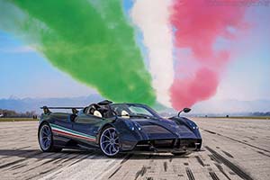 Click here to open the Pagani Huayra Tricolore gallery