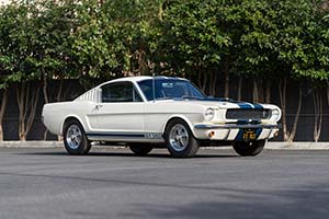 Click here to open the Ford Shelby Mustang GT350  gallery