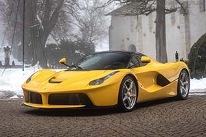 Click here to open the Ferrari LaFerrari  gallery