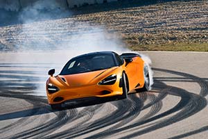 Click here to open the McLaren 750S Coupé gallery