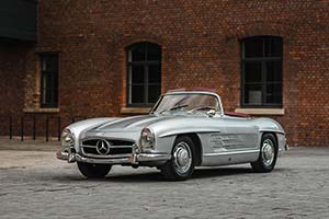 Click here to open the Mercedes-Benz 300 SL Roadster  gallery