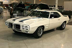 Click here to open the Pontiac Firebird Trans Am gallery
