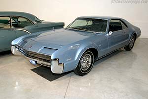 Click here to open the Oldsmobile Toronado gallery
