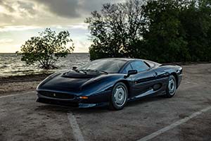 Click here to open the Jaguar XJ220 gallery Click here to open the Jaguar XJ220 gallery