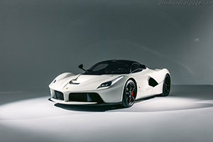 Click here to open the Ferrari LaFerrari  gallery