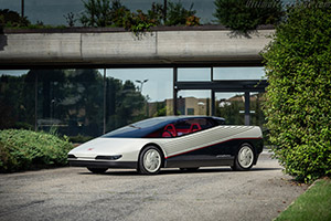 Click here to open the Honda HP-X Concept gallery