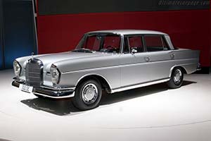 Click here to open the Mercedes-Benz 300 SE LWB gallery Click here to open the Mercedes-Benz 300 SE LWB gallery