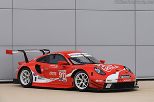 Click here to open the Porsche 911 RSR  gallery