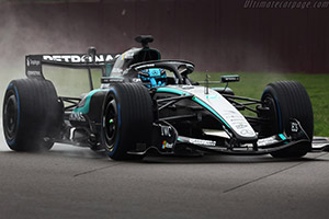 Click here to open the Mercedes-AMG W17 E Performance gallery