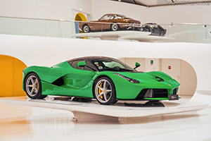 Click here to open the Ferrari LaFerrari  gallery