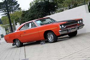 Click here to open the Plymouth Road Runner 383 HT Coupe gallery