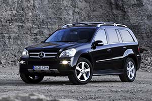 Click here to open the Mercedes-Benz GL 500 gallery