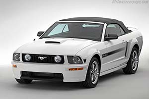 Click here to open the Ford Mustang GT/CS Convertible gallery