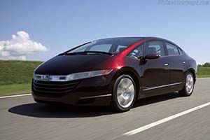 Click here to open the Honda FCX Concept gallery