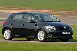 Click here to open the Toyota Auris T180 gallery
