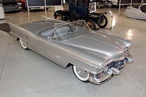 Click here to open the Cadillac Le Mans Concept gallery