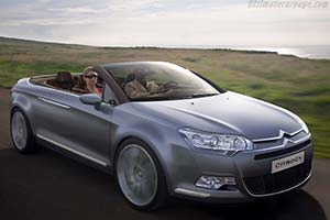 Click here to open the Citroën C5 Airscape Concept gallery