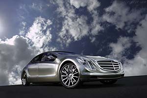 Click here to open the Mercedes-Benz F700 Concept gallery