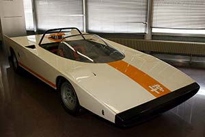 Click here to open the Alfa Romeo 33 Cuneo Concept  gallery