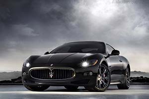 Click here to open the Maserati GranTurismo S gallery