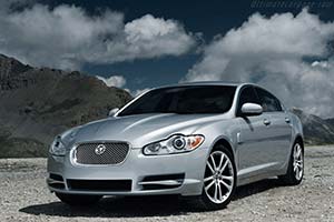 Click here to open the Jaguar XF Diesel S gallery