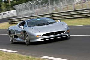 Click here to open the Jaguar XJ220 gallery