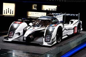 Click here to open the Peugeot 908 HYbrid4 gallery