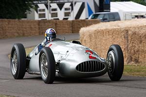 Click here to open the Mercedes-Benz W154  gallery