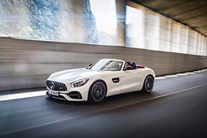 Click here to open the Mercedes-AMG GT Roadster gallery