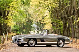 Click here to open the Mercedes-Benz 300 SL Roadster gallery