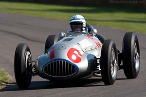 Click here to open the Mercedes-Benz W165 gallery